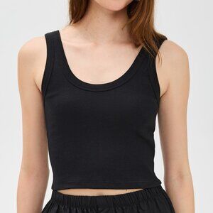 soldout.nyc The Cropped Scoop It Up Tank in Black